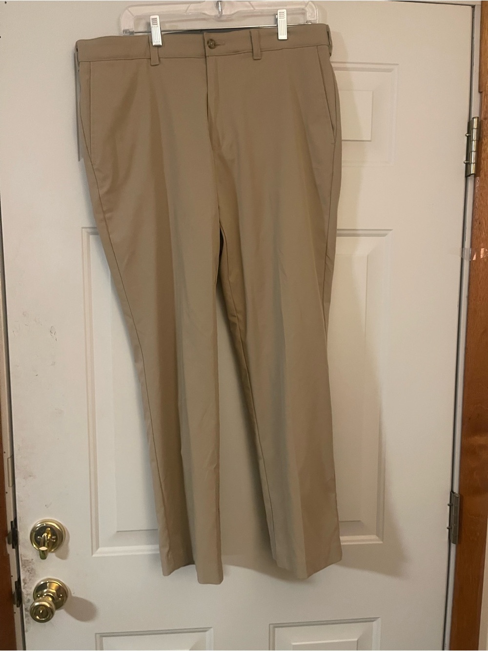 Ben Hogan Men’s Beige Dress Pants Pleated Front Straight Leg Twill 34" Waist